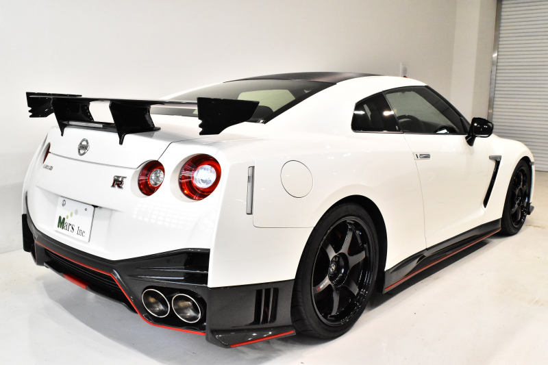 日産 GT-R NISMO 4WD 正規ディーラー車 カーボンリアウィング！ BOSEサウンドシステム 専用カーボンエアロ 鍛造20インチAW  ハーフレザーレカロシート 純正ナビ＆TV バックカメラ 情報 | Mars Inc