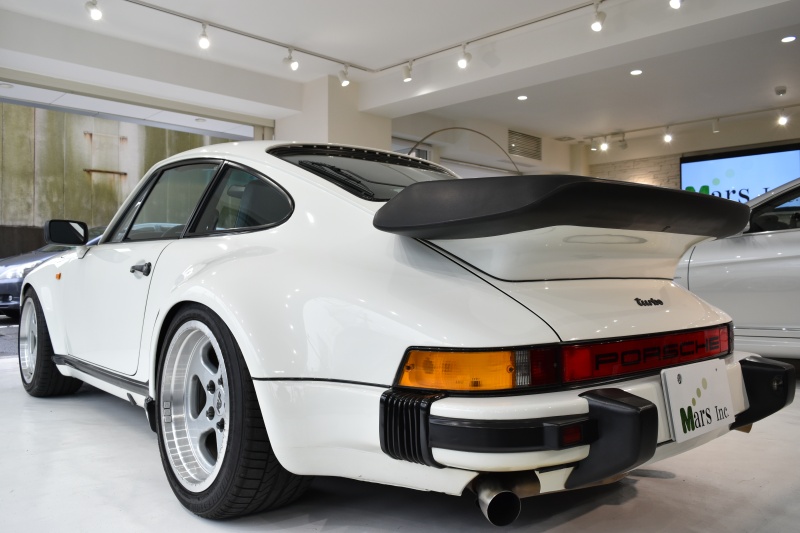 ポルシェ 911(Type930) Turbo3.3 ヨーロッパ新車並行 純正スポーツシート 中古車 情報 | Mars Inc