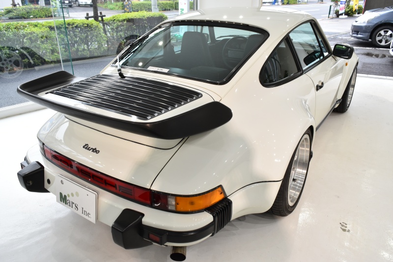 ポルシェ 911(Type930) Turbo3.3 ヨーロッパ新車並行 純正スポーツ