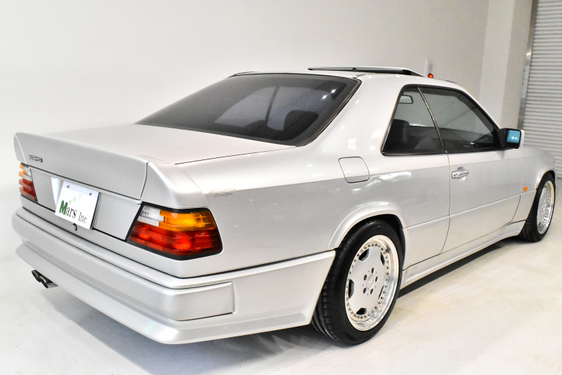 AMG Eクラス(ミディアム) 300CE 3.4-4V リミテッドエディション AMGジャパン正規ディーラー車 50台限定車  AMGチューン272馬力 R4年7月広範囲整備点検実施 専用装備多数 取説 スペアキー完備 左ハンドル 中古車 情報 | Mars Inc